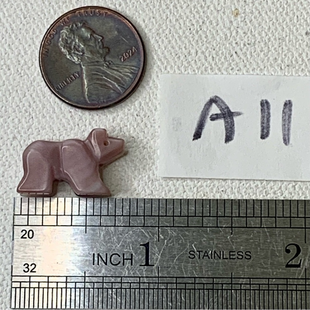 Wampum Fetish Bear Bead Quahog Shell Carving Purple White Clam Top Drilled .7" - Picture 15 of 16